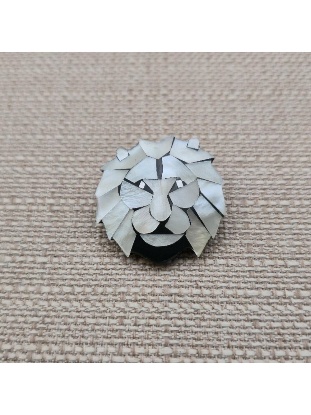 Vintage Mother of Pearl Mosaic Lion Head Brooch Pin Shell Inlay Art Deco A8755